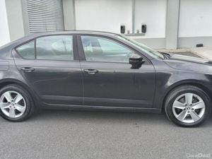 SKODA OCTAVIA / 2013 / 1.6 DIESEL / MANUAL - Image 4