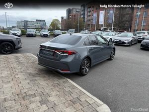 Toyota Corolla HEV LUNA SPORT SALOON - Image 2
