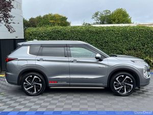Mitsubishi Outlander 7-SEATER 2.4 HYBRID AUTO // B - Image 2