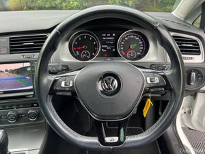 Volkswagen Golf LOUNG EDITION 1.2 TSI AUTO // ADAP - Image 4