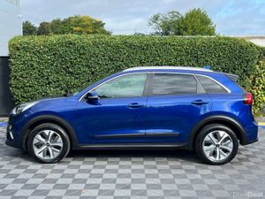Kia Niro EV 2 64KWH // REVERSE CAMERA // ADAPTIVE - Image 3