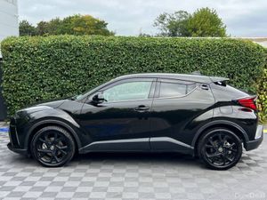 Toyota C-HR 1.8 HYBRID AUTO // APPLE CARPLAY/ANDRO - Image 3