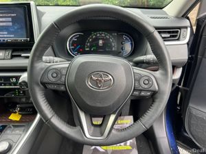 Toyota RAV4 G-SPEC 2.5 HYBRID AWD AUTO // LEATHER - Image 4