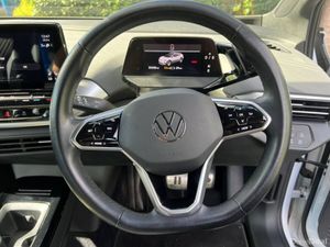 Volkswagen ID.4 PURE 52KWH // ADAPTIVE CRUISE CONT - Image 4