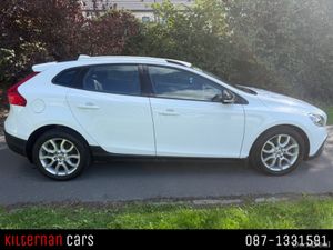 Volvo V40 D2 PLUS ED 5DR - Image 2
