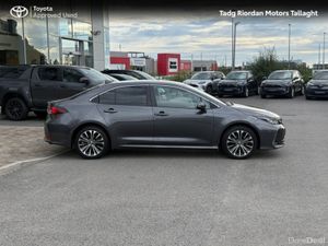 Toyota Corolla HEV LUNA SPORT SALOON - Image 3