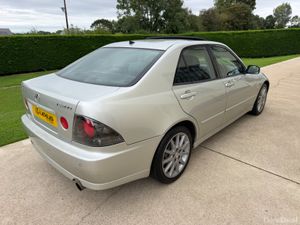 2002 LEXUS IS200 SE | BLACK LEATHER - ALCANTARA - Image 2