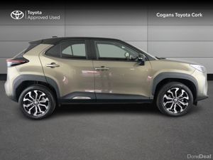 Toyota Yaris Cross Luna Sport**Low mileage** - Image 3
