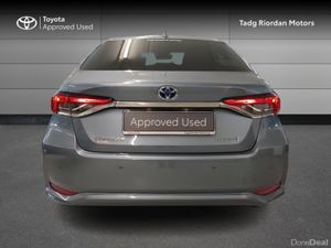 Toyota Corolla LUNA SPORT SALOON - Image 4