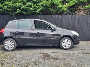 12 CLIO ... VERY LOW KM, 60KM.. NCT TODAY .. - Image 3
