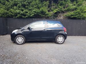 YARIS LOW KM.. TAX & TEST 1 YEAR - Image 4