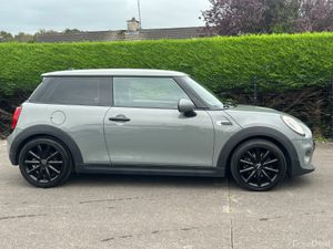 18 Mini Cooper 1.5 Immaculate €10450inc Vrt - Image 3