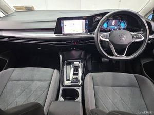 Volkswagen Golf 1.5 eTSI 130HP Style DSG MHEV - Image 4