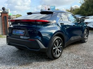 2024 Toyota C-HR 2.0 Plug-in HYBRID VVT-I DESIGN - Image 3