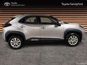 Toyota Yaris Cross LUNA HYBRID AUTOMATIC // REAR C - Image 3