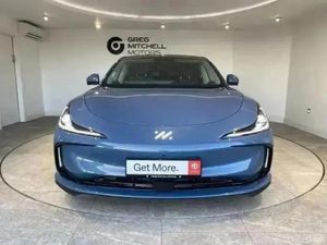 MG IM5 300kW Long Range 100kWh 5dr Auto - Image 2