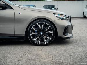 BMW 5-Series M sport - Image 3