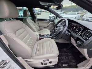 Volkswagen Golf LEATHER ( 192 REG ) 2.0 TDI FULL L - Image 2