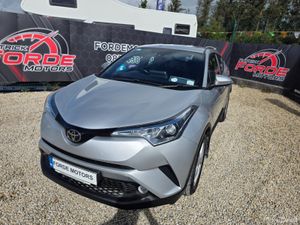 Toyota C-HR 2017 - Image 2