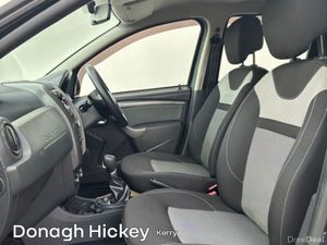 Dacia Duster 1.5 dCi 110 SIGNATURE AUTO - Image 4