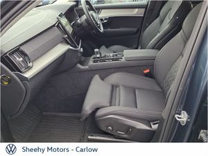 Volvo XC90 T8 Core PHEV A/T 4WD 7Seater - Image 4