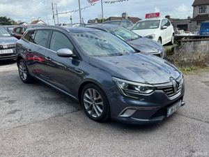 Renault Megane high spec Estate - Image 2