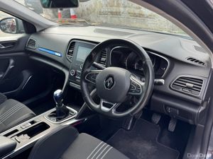 Renault Megane high spec Estate - Image 4