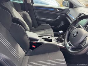 Renault Megane high spec Estate - Image 3