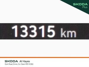 Skoda Octavia **EXTREMELY LOW MILEAGE**SELECTION 2 - Image 4