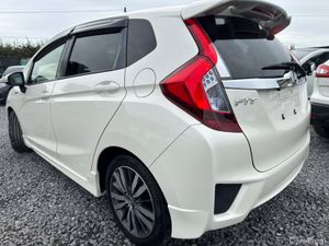 🔵 Honda Fit 1.5 Petrol/Hybrid Automatic Low Km - Image 4