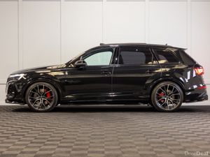 2025 Audi Q7 60 TFSIe Competition - Image 3