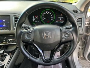 Honda Vezel 1.5 HYBRID AUTO //DIAMOND CUT ALLOYS / - Image 4