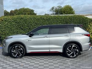 Mitsubishi Outlander 7-SEATER 2.4 HYBRID AUTO ** H - Image 4