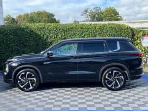Mitsubishi Outlander 7-SEATER 2.4 HYBRID AUTO // F - Image 3