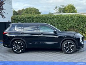 Mitsubishi Outlander 7-SEATER 2.4 HYBRID AUTO // F - Image 2
