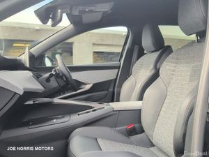 Peugeot 3008 ALLURE MHEV AUTOMATIC - Image 4