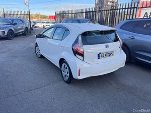 2021 TOYOTA AQUA 1.5 HYBRID - Image 4