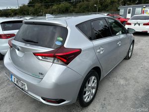 Toyota Auris 1.8L Automatic  Pertol Hybrid Low Mil - Image 4