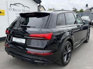 Audi Q7 (242) 55 TFSI-E S-LINE **BLACK EDITION** - Image 4