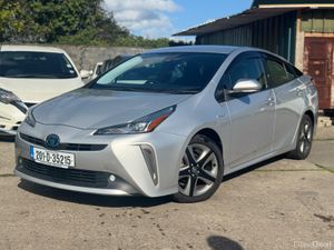 TOYOTA PRIUS 2020 HYBRID FULL LEATHER HEATED SEATS - Image 3