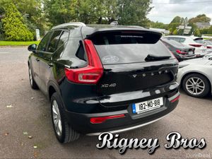 Volvo XC40 D3 MOMENTUM 5DR - Image 4