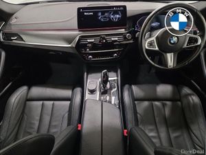 BMW 5-Series 520d M Sport Edition Saloon - Image 4