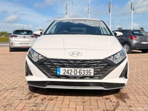 Hyundai i20 Deluxe Plus - Image 2