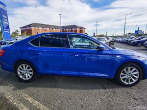 SKODA SUPERB 1.4 IV SE TECHNOLOGY DSG AUTO PHEV - Image 4