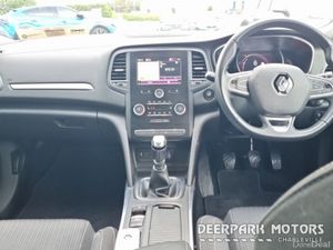 Renault Megane 1.3TCe 140 ICONIC - Image 2