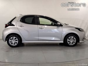 Toyota Yaris 1.5 Hybrid auto - Image 2