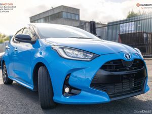 TOYOTA YARIS 1.5 HYBRID 2020 BLUE - 62,078KM - Image 2