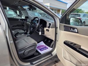 Kia Sportage 1.7 Platinum 5DR - Image 3