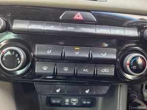Kia Sportage 1.7 Platinum 5DR - Image 4