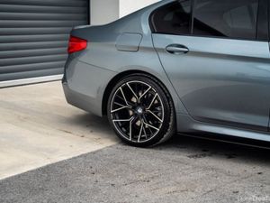 BMW 5-Series 520D M SPORT - Image 4
